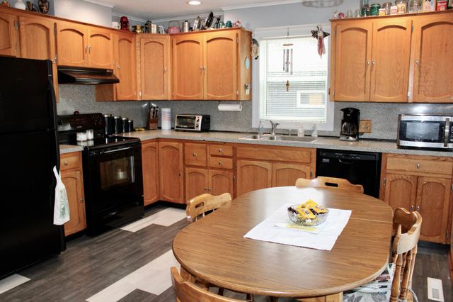 820 Tindolph Avenue S, Thief River Falls, MN 56701