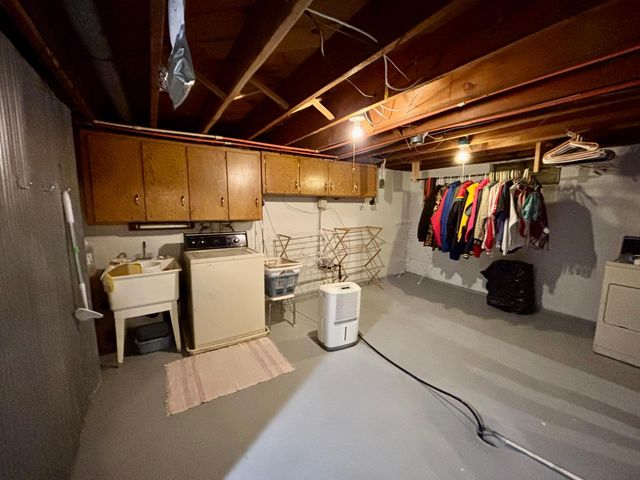 820 Tindolph Avenue S, Thief River Falls, MN 56701