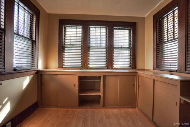 150 W Arch Street, Ironwood, MI 49938