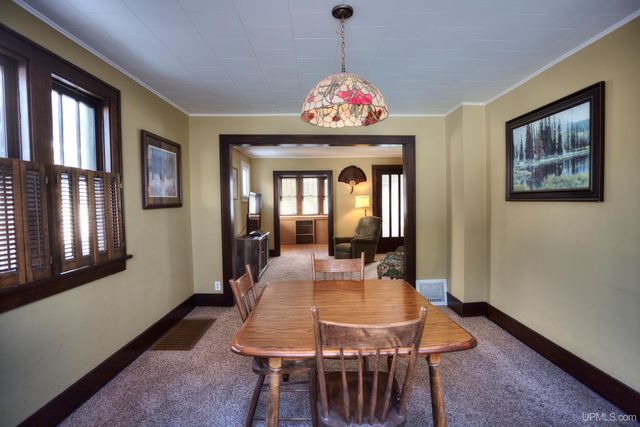 150 W Arch Street, Ironwood, MI 49938