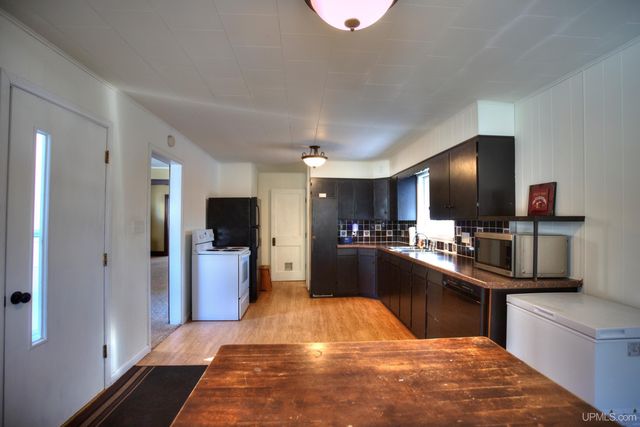 150 W Arch Street, Ironwood, MI 49938