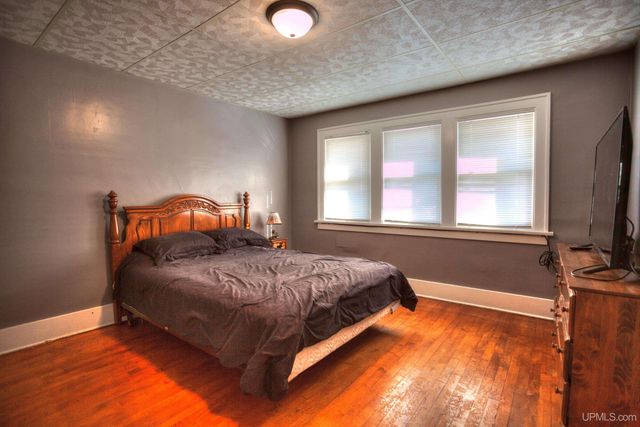 150 W Arch Street, Ironwood, MI 49938