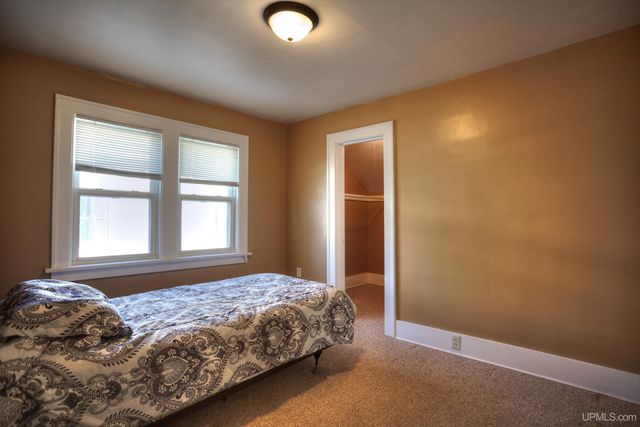 150 W Arch Street, Ironwood, MI 49938