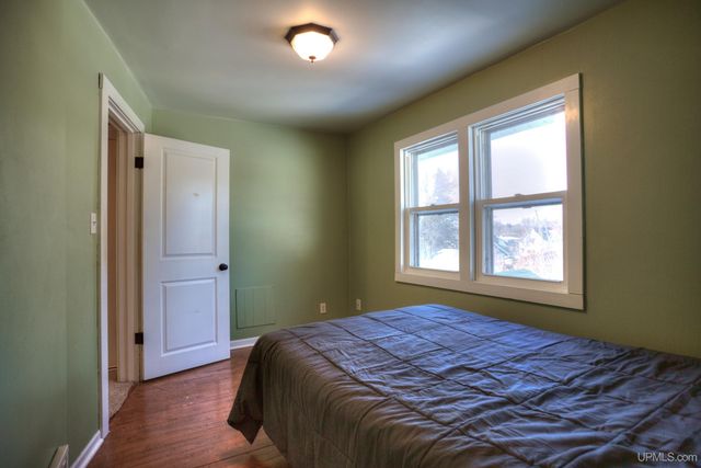 150 W Arch Street, Ironwood, MI 49938