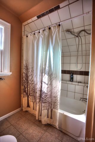 150 W Arch Street, Ironwood, MI 49938