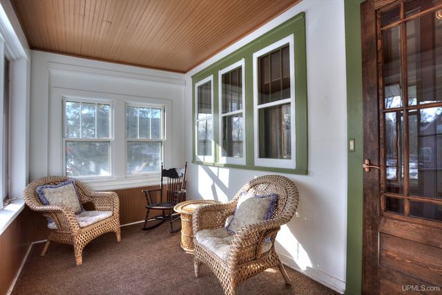 150 W Arch Street, Ironwood, MI 49938