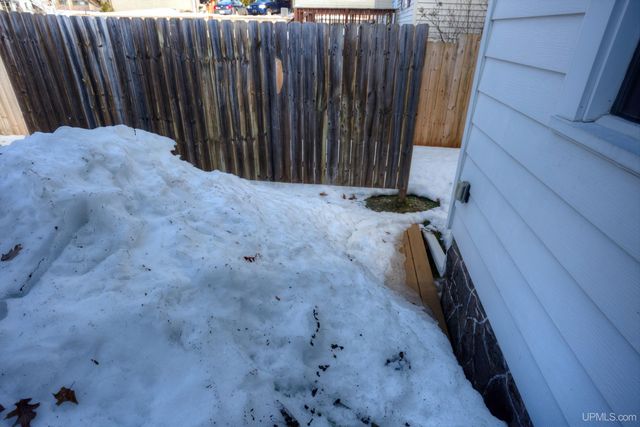 150 W Arch Street, Ironwood, MI 49938