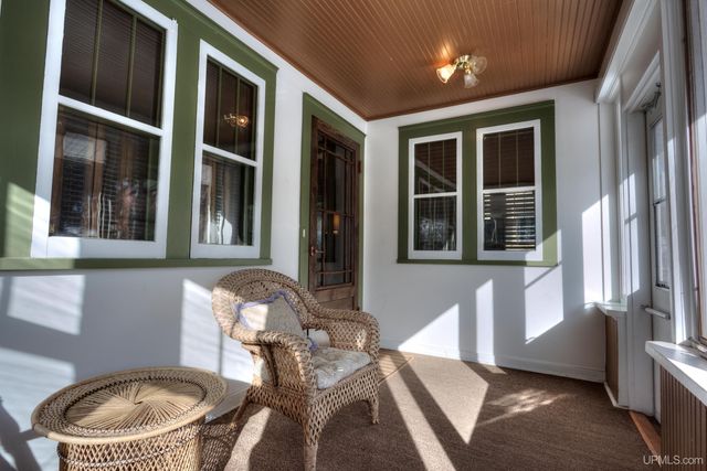 150 W Arch Street, Ironwood, MI 49938