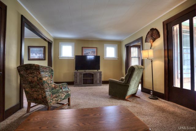 150 W Arch Street, Ironwood, MI 49938