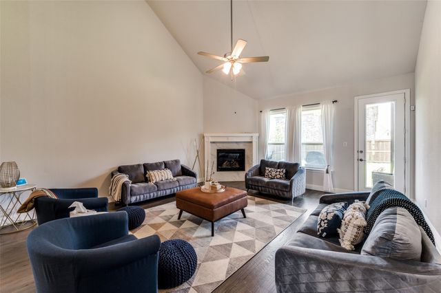 333 Foxthorne Way, Little Elm, TX 75068