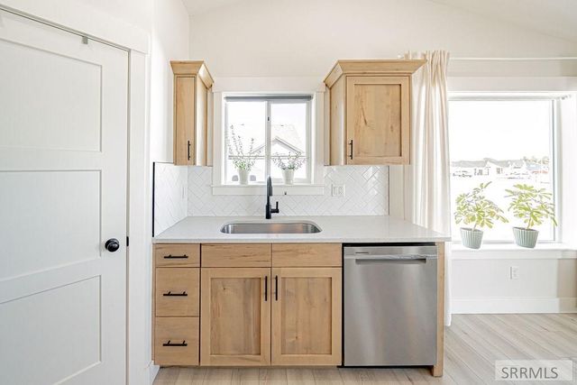 576 Hollow Drive, Ammon, ID 83401