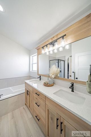 576 Hollow Drive, Ammon, ID 83401