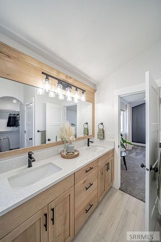 576 Hollow Drive, Ammon, ID 83401