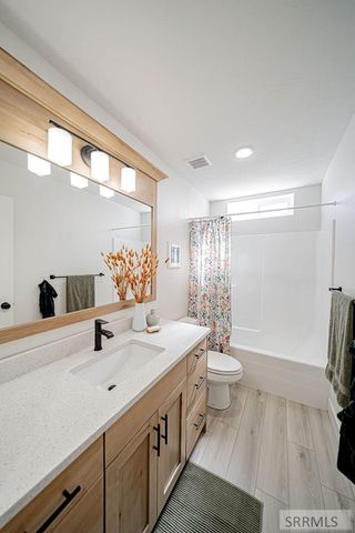 576 Hollow Drive, Ammon, ID 83401