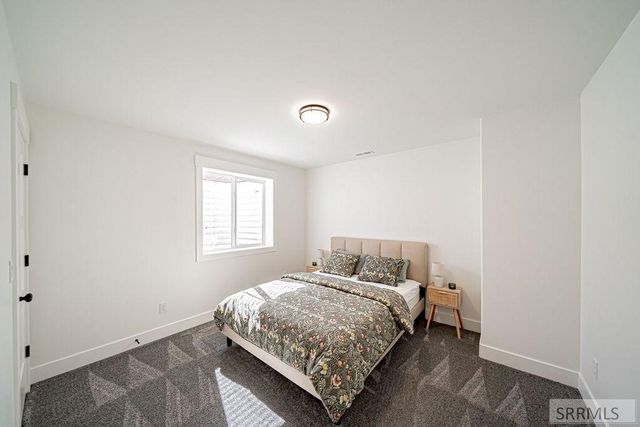 576 Hollow Drive, Ammon, ID 83401