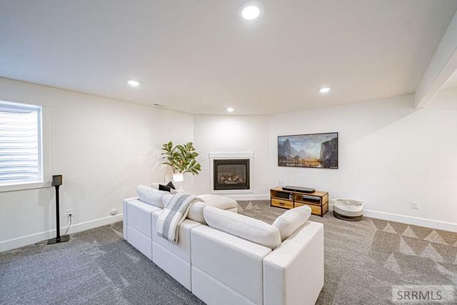 576 Hollow Drive, Ammon, ID 83401