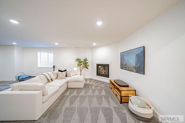 576 Hollow Drive, Ammon, ID 83401