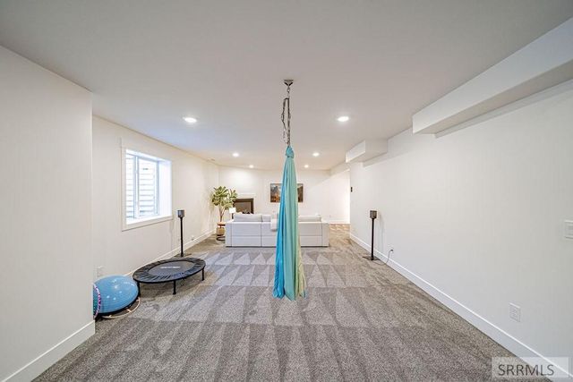 576 Hollow Drive, Ammon, ID 83401