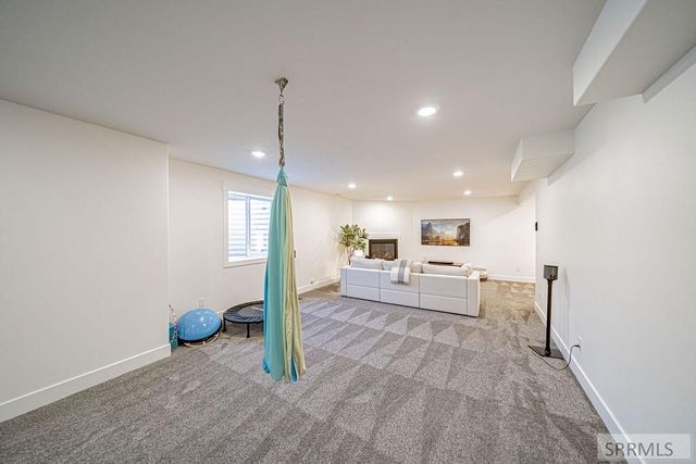 576 Hollow Drive, Ammon, ID 83401