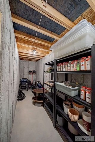 576 Hollow Drive, Ammon, ID 83401