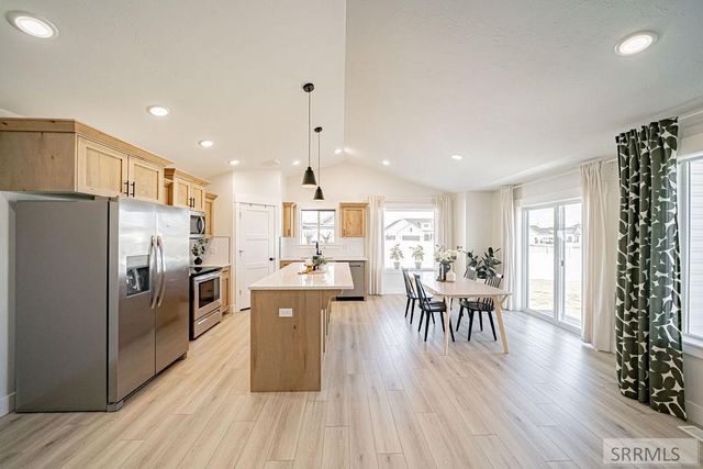 576 Hollow Drive, Ammon, ID 83401