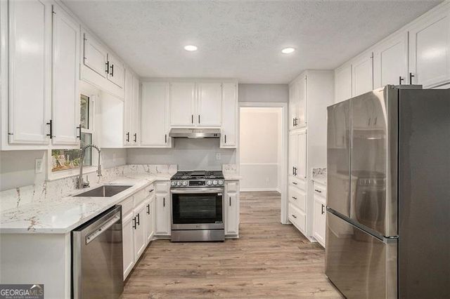 650 HONEY CREEK Road SE, Conyers, GA 30094