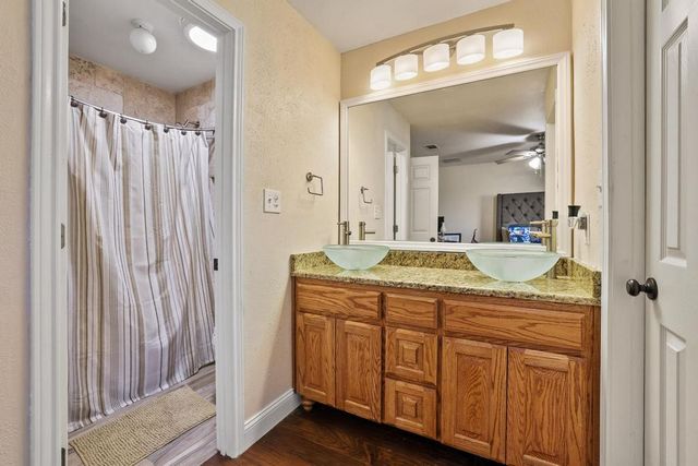 315 Preston Glen, Gunter, TX 75058