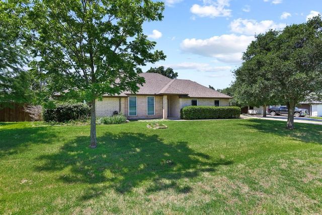 315 Preston Glen, Gunter, TX 75058