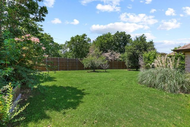 315 Preston Glen, Gunter, TX 75058