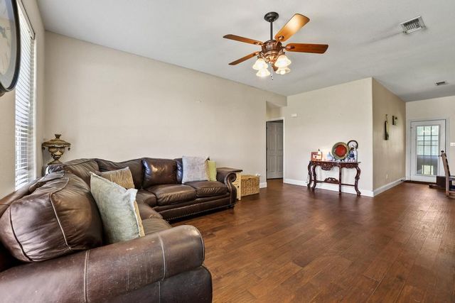 315 Preston Glen, Gunter, TX 75058