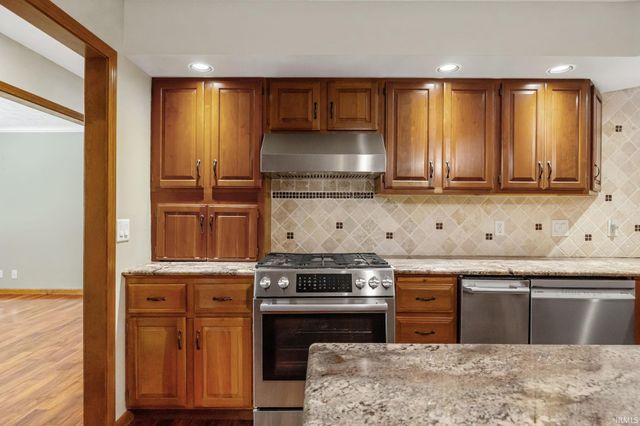 7402 Abby Marle E, West Lafayette, IN 47906
