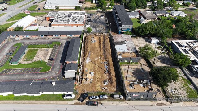 2025 Empire Central Drive, Dallas, TX 75235