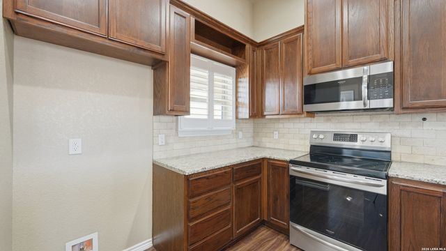 118 Navarro Xing Unit 1B, Seguin, TX 78155