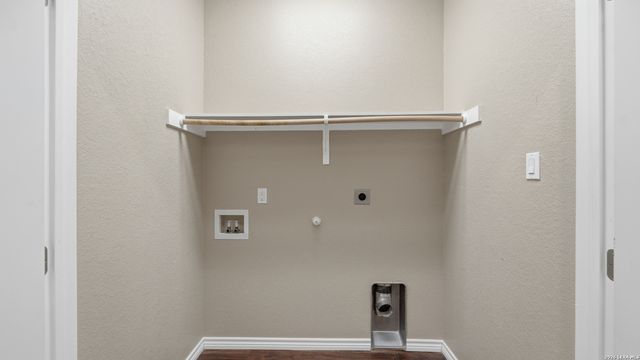 118 Navarro Xing Unit 1B, Seguin, TX 78155