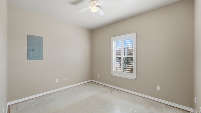 118 Navarro Xing Unit 1B, Seguin, TX 78155