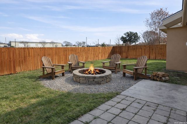 118 Navarro Xing Unit 1B, Seguin, TX 78155