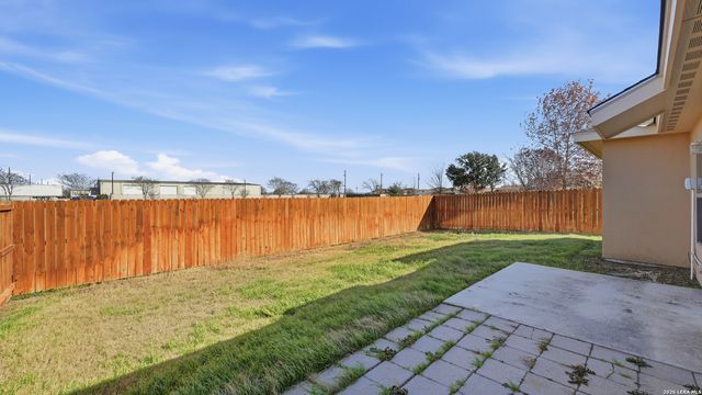 118 Navarro Xing Unit 1B, Seguin, TX 78155