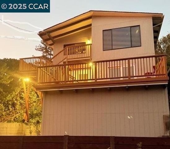 4271 Whittle Ave, Oakland, CA 94602