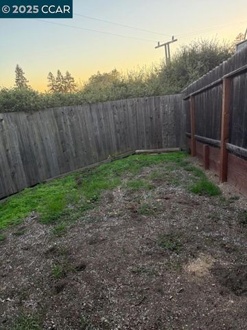 4271 Whittle Ave, Oakland, CA 94602