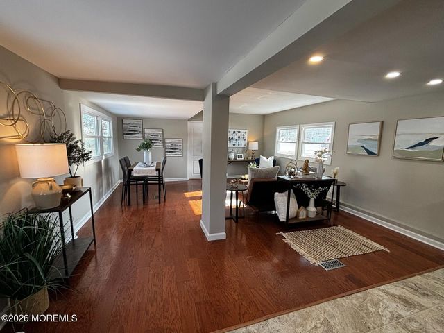 1 Bayshore Mobile Mnr, Hazlet, NJ 07730