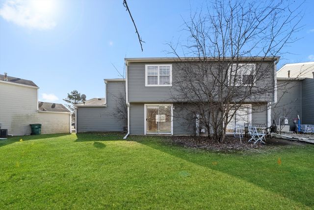 430 Normandie Lane 430, Round Lake Beach, IL 60073