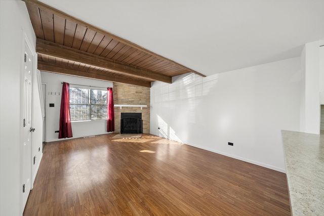 430 Normandie Lane 430, Round Lake Beach, IL 60073