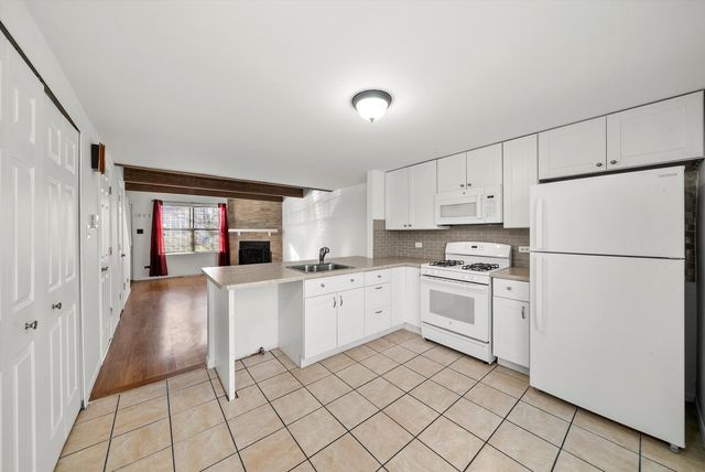 430 Normandie Lane 430, Round Lake Beach, IL 60073