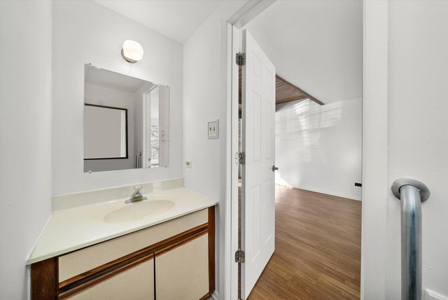 430 Normandie Lane 430, Round Lake Beach, IL 60073