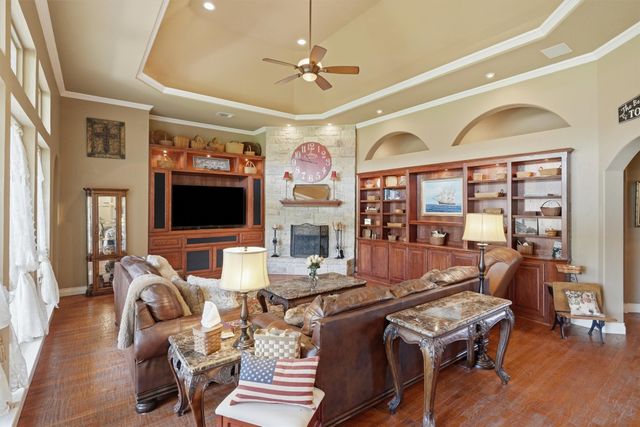 108 Concorde Circle, Cresson, TX 76035