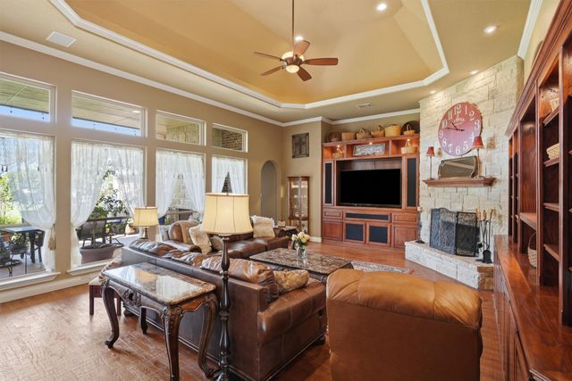 108 Concorde Circle, Cresson, TX 76035