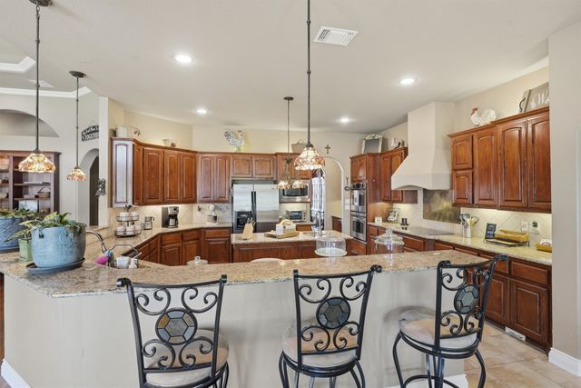 108 Concorde Circle, Cresson, TX 76035