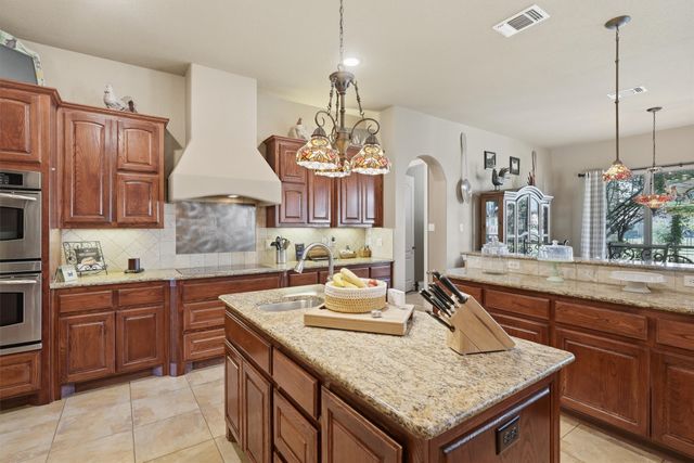108 Concorde Circle, Cresson, TX 76035