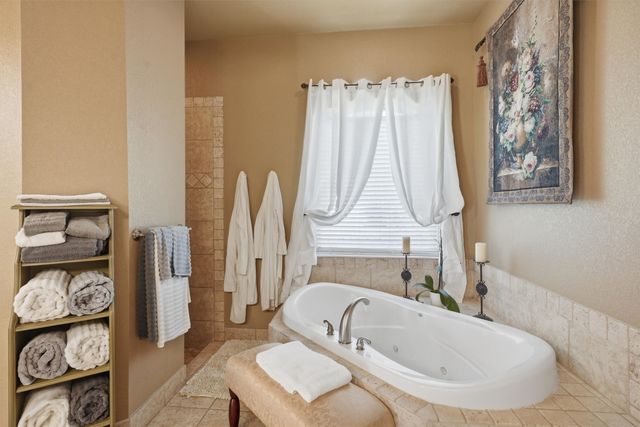 108 Concorde Circle, Cresson, TX 76035
