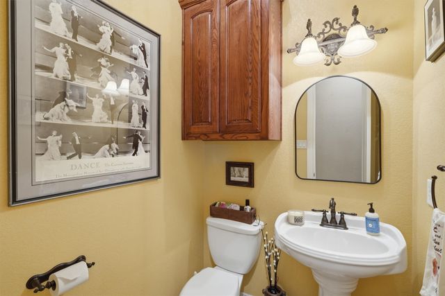 108 Concorde Circle, Cresson, TX 76035